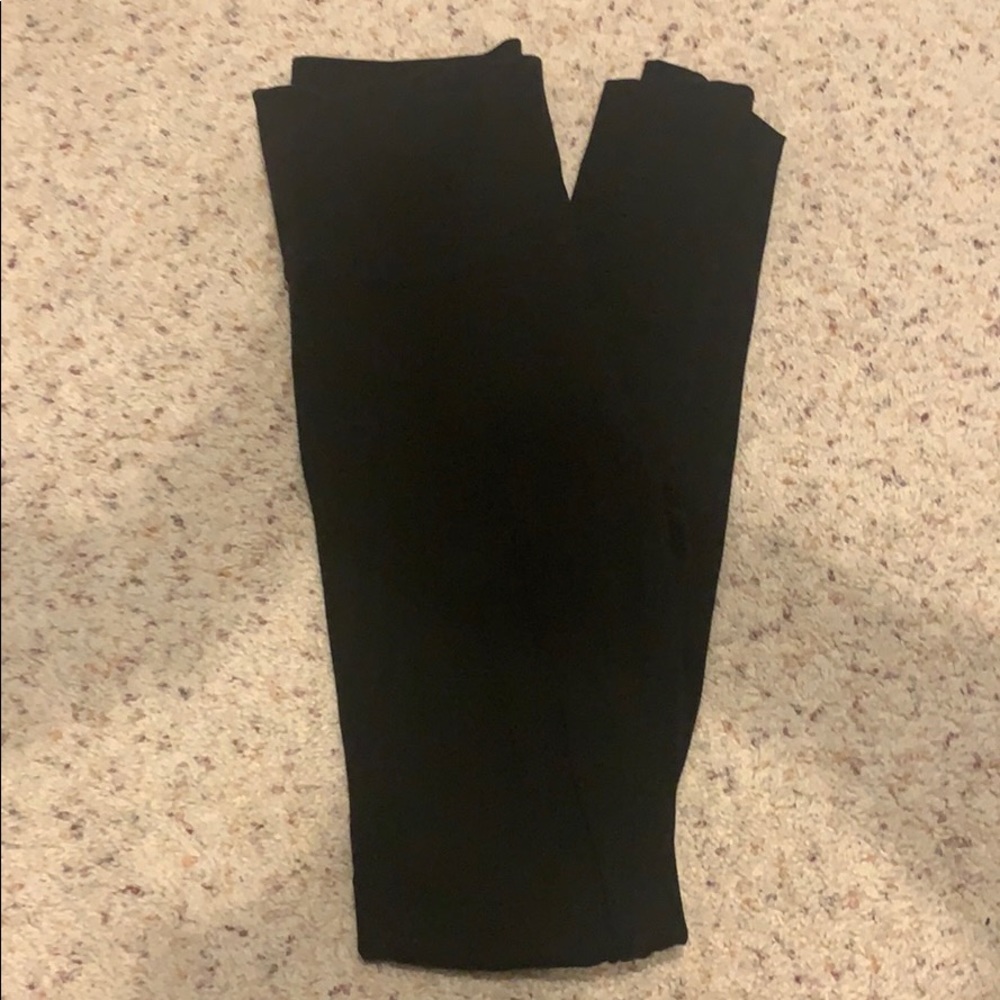 black victoria’s secret yoga leggings